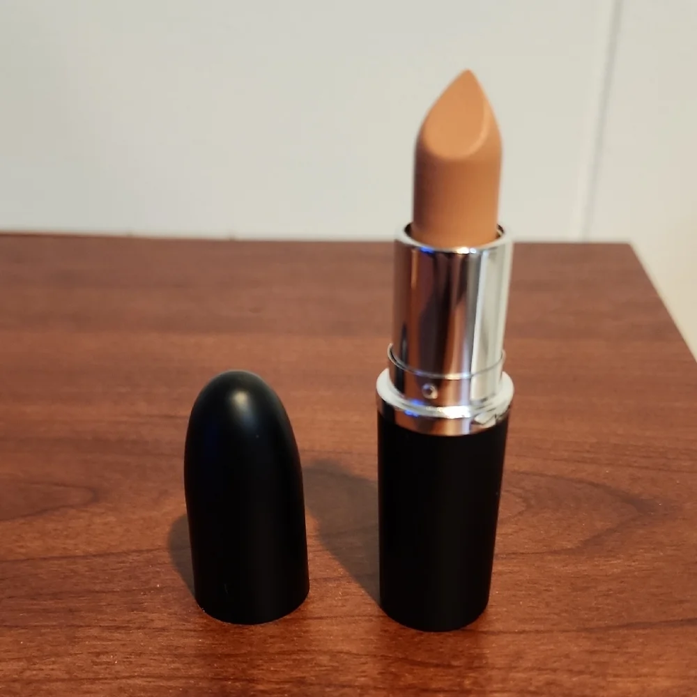 MAC Cosmetics Satin Lipstick - Sleek Stain in Tan - Picture 3 of 3